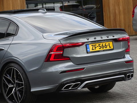 Volvo S60 2.0 T5 251PK / R-Design / Harman Kardon / Head-Up *NAP*