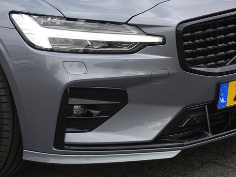 Volvo S60 2.0 T5 251PK / R-Design / Harman Kardon / Head-Up *NAP*