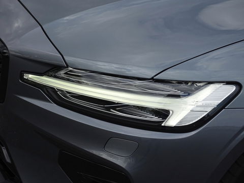 Volvo S60 2.0 T5 251PK / R-Design / Harman Kardon / Head-Up *NAP*