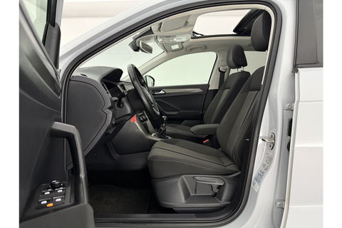 Volkswagen T-Roc 1.0 TSI Pano LED Camera Trekhaak Carplay Airco Adaptive Cruise Navi PDC 16''LMV