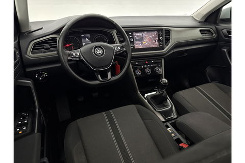 Volkswagen T-Roc 1.0 TSI Pano LED Camera Trekhaak Carplay Airco Adaptive Cruise Navi PDC 16''LMV