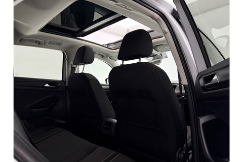 Volkswagen T-Roc 1.0 TSI Pano LED Camera Trekhaak Carplay Airco Adaptive Cruise Navi PDC 16''LMV