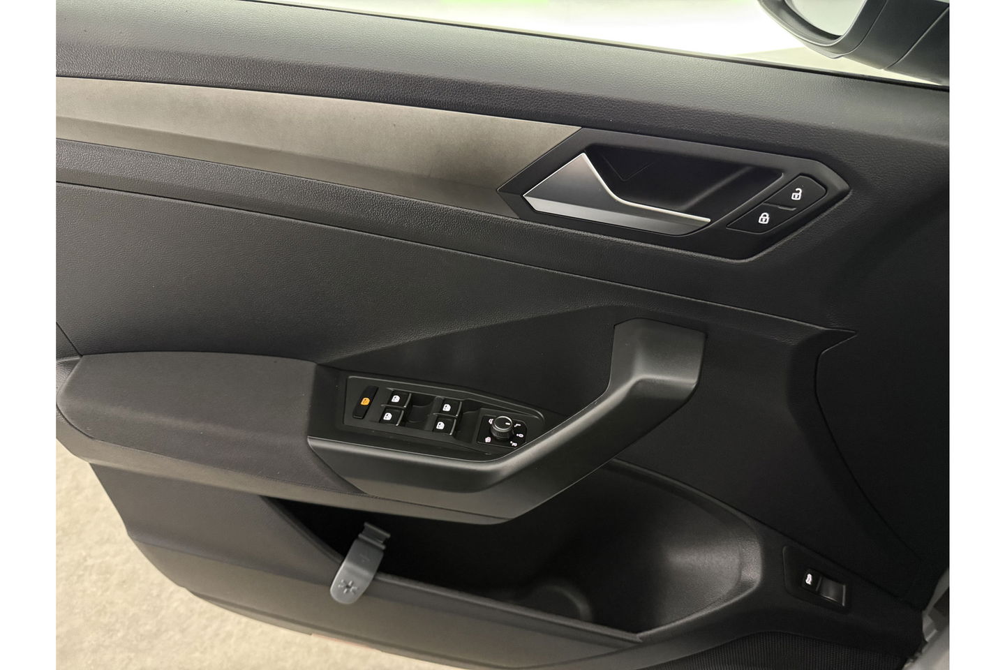 Volkswagen T-Roc 1.0 TSI Pano LED Camera Trekhaak Carplay Airco Adaptive Cruise Navi PDC 16''LMV