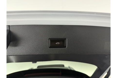 Volkswagen T-Roc 1.0 TSI Pano LED Camera Trekhaak Carplay Airco Adaptive Cruise Navi PDC 16''LMV