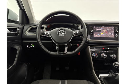 Volkswagen T-Roc 1.0 TSI Pano LED Camera Trekhaak Carplay Airco Adaptive Cruise Navi PDC 16''LMV