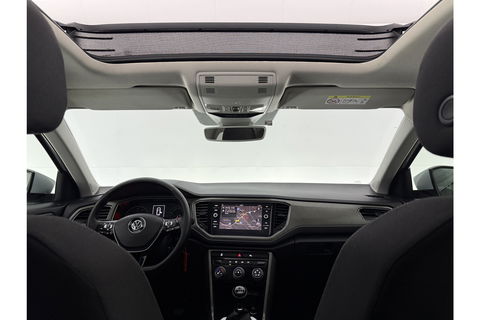 Volkswagen T-Roc 1.0 TSI Pano LED Camera Trekhaak Carplay Airco Adaptive Cruise Navi PDC 16''LMV