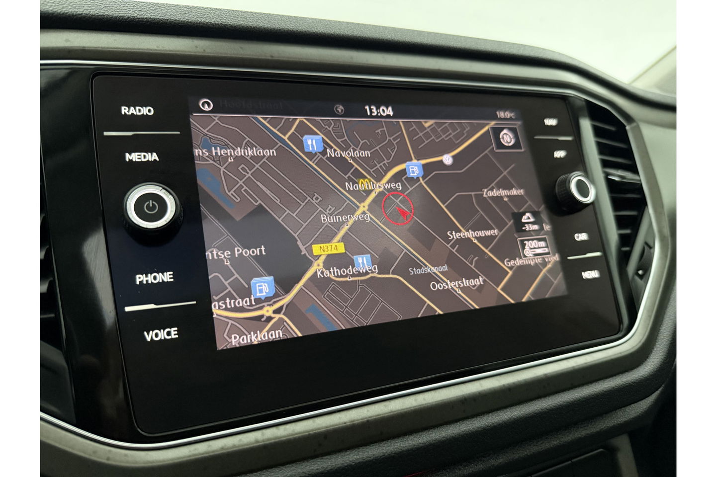 Volkswagen T-Roc 1.0 TSI Pano LED Camera Trekhaak Carplay Airco Adaptive Cruise Navi PDC 16''LMV