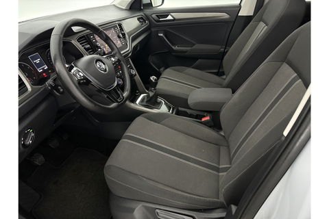 Volkswagen T-Roc 1.0 TSI Pano LED Camera Trekhaak Carplay Airco Adaptive Cruise Navi PDC 16''LMV