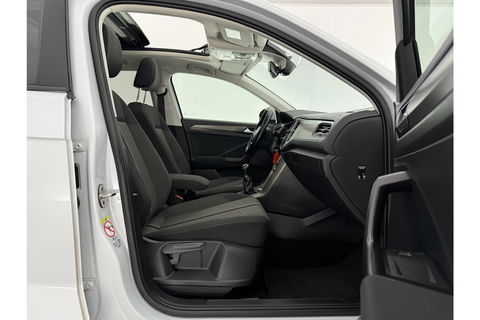 Volkswagen T-Roc 1.0 TSI Pano LED Camera Trekhaak Carplay Airco Adaptive Cruise Navi PDC 16''LMV