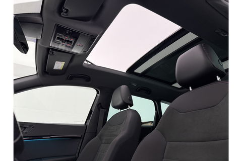 SEAT Ateca 1.5 TSI 150PK FR Business Intense Pano LED Trekhaak Sfeerverl. 360Camera Beats Audio Virtual Carplay Clima Cruise Navi PDC 19''LMV