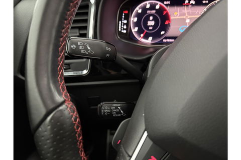 SEAT Ateca 1.5 TSI 150PK FR Business Intense Pano LED Trekhaak Sfeerverl. 360Camera Beats Audio Virtual Carplay Clima Cruise Navi PDC 19''LMV