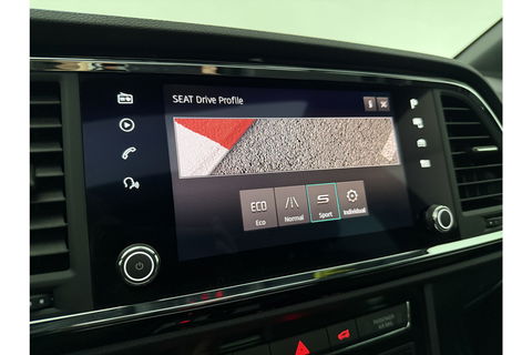 SEAT Ateca 1.5 TSI 150PK FR Business Intense Pano LED Trekhaak Sfeerverl. 360Camera Beats Audio Virtual Carplay Clima Cruise Navi PDC 19''LMV