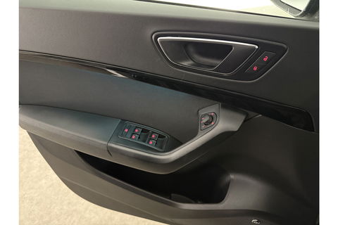 SEAT Ateca 1.5 TSI 150PK FR Business Intense Pano LED Trekhaak Sfeerverl. 360Camera Beats Audio Virtual Carplay Clima Cruise Navi PDC 19''LMV