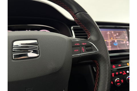 SEAT Ateca 1.5 TSI 150PK FR Business Intense Pano LED Trekhaak Sfeerverl. 360Camera Beats Audio Virtual Carplay Clima Cruise Navi PDC 19''LMV