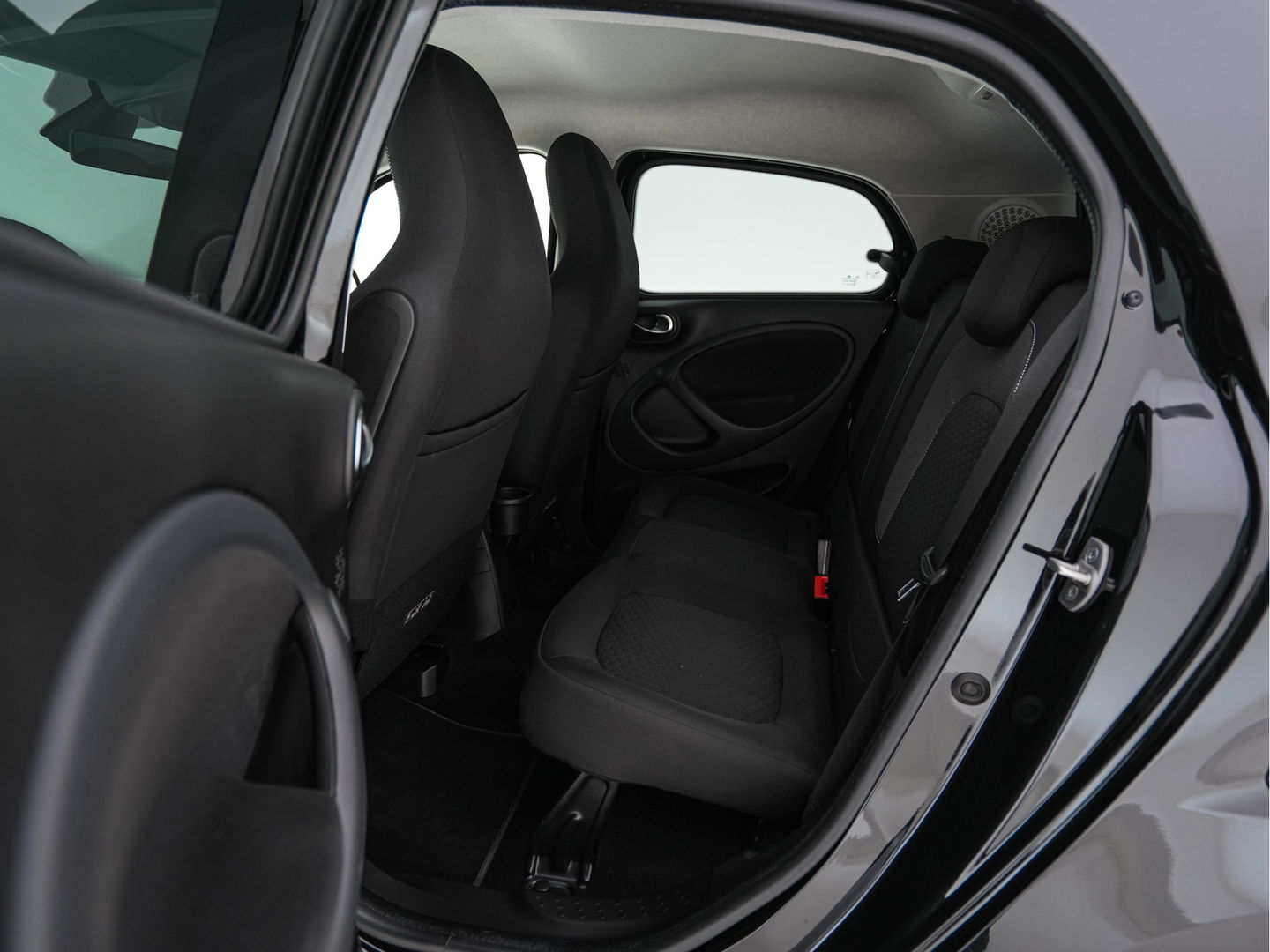 Smart Forfour EQ Comfort Pack-Sport 18 kWh [ 3-Fase ] (INCL-BTW) *COMFORT-SEATS | CARPLAY  | AIRCO | CRUISE | MICROFIBRE | PDC | 16''ALU*