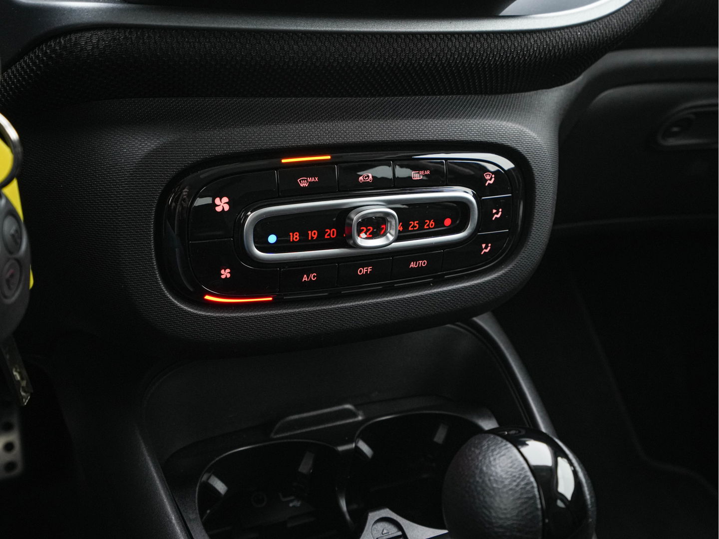 Smart Forfour EQ Comfort Pack-Sport 18 kWh [ 3-Fase ] (INCL-BTW) *COMFORT-SEATS | CARPLAY  | AIRCO | CRUISE | MICROFIBRE | PDC | 16''ALU*