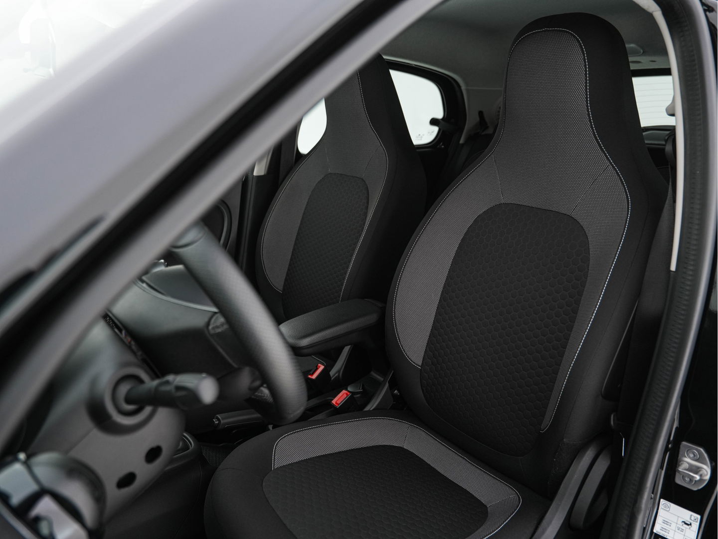 Smart Forfour EQ Comfort Pack-Sport 18 kWh [ 3-Fase ] (INCL-BTW) *COMFORT-SEATS | CARPLAY  | AIRCO | CRUISE | MICROFIBRE | PDC | 16''ALU*