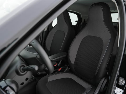 Smart Forfour EQ Comfort Pack-Sport 18 kWh [ 3-Fase ] (INCL-BTW) *COMFORT-SEATS | CARPLAY  | AIRCO | CRUISE | MICROFIBRE | PDC | 16''ALU*
