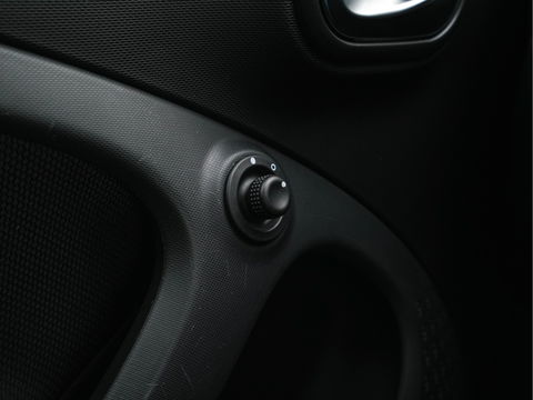 Smart Forfour EQ Comfort Pack-Sport 18 kWh [ 3-Fase ] (INCL-BTW) *COMFORT-SEATS | CARPLAY  | AIRCO | CRUISE | MICROFIBRE | PDC | 16''ALU*