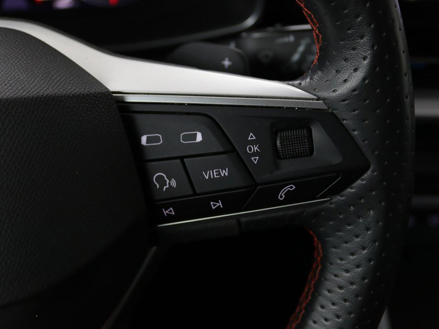SEAT Leon 1.4 TSI eHybrid PHEV FR | Trekhaak | Carplay | Full LED | Navigatie | Sportstoelen | Climate control | Parkeerhulp | Cruise control
