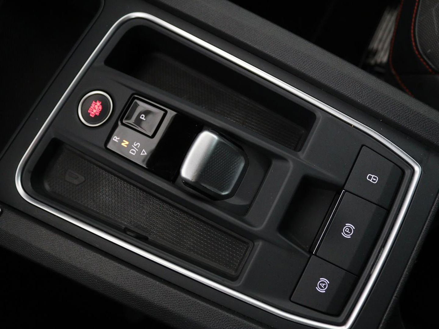 SEAT Leon 1.4 TSI eHybrid PHEV FR | Trekhaak | Carplay | Full LED | Navigatie | Sportstoelen | Climate control | Parkeerhulp | Cruise control