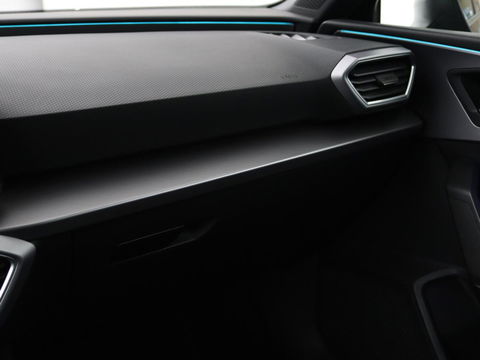 SEAT Leon 1.4 TSI eHybrid PHEV FR | Trekhaak | Carplay | Full LED | Navigatie | Sportstoelen | Climate control | Parkeerhulp | Cruise control