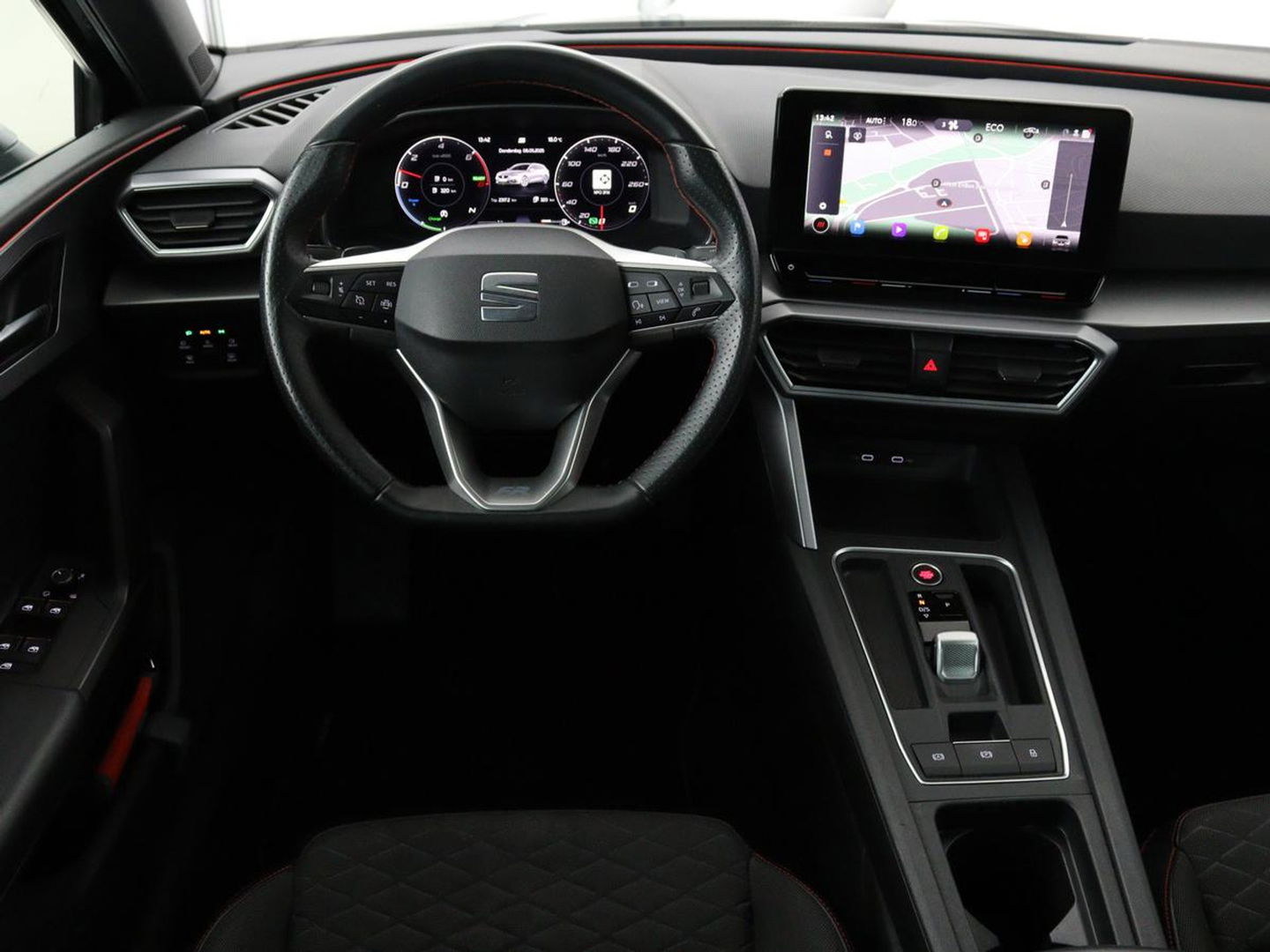 SEAT Leon 1.4 TSI eHybrid PHEV FR | Trekhaak | Carplay | Full LED | Navigatie | Sportstoelen | Climate control | Parkeerhulp | Cruise control