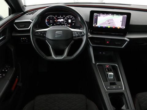 SEAT Leon 1.4 TSI eHybrid PHEV FR | Trekhaak | Carplay | Full LED | Navigatie | Sportstoelen | Climate control | Parkeerhulp | Cruise control