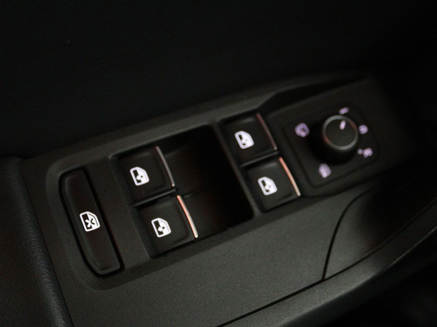 SEAT Leon 1.4 TSI eHybrid PHEV FR | Trekhaak | Carplay | Full LED | Navigatie | Sportstoelen | Climate control | Parkeerhulp | Cruise control