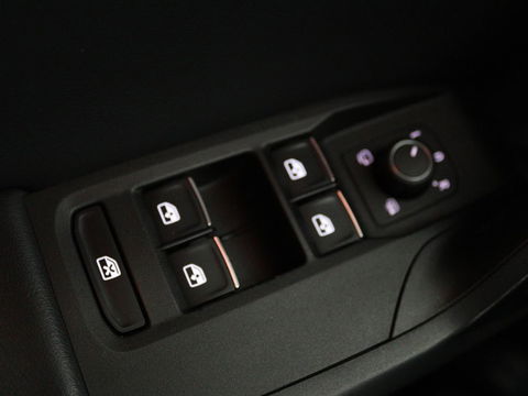 SEAT Leon 1.4 TSI eHybrid PHEV FR | Trekhaak | Carplay | Full LED | Navigatie | Sportstoelen | Climate control | Parkeerhulp | Cruise control