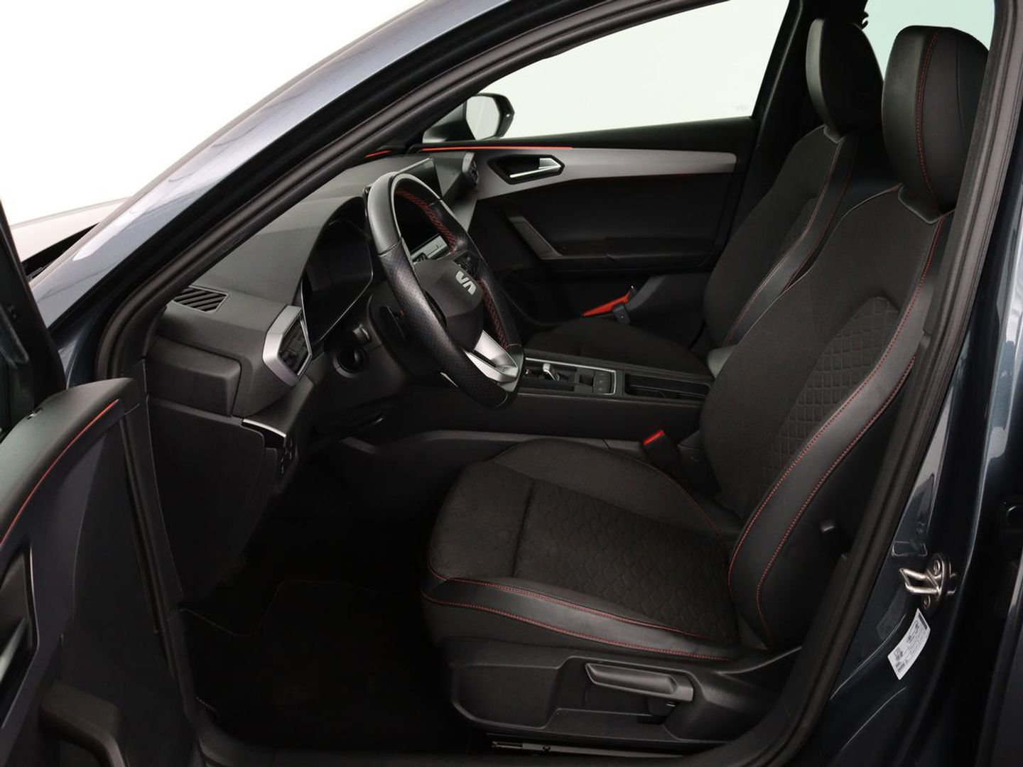 SEAT Leon 1.4 TSI eHybrid PHEV FR | Trekhaak | Carplay | Full LED | Navigatie | Sportstoelen | Climate control | Parkeerhulp | Cruise control
