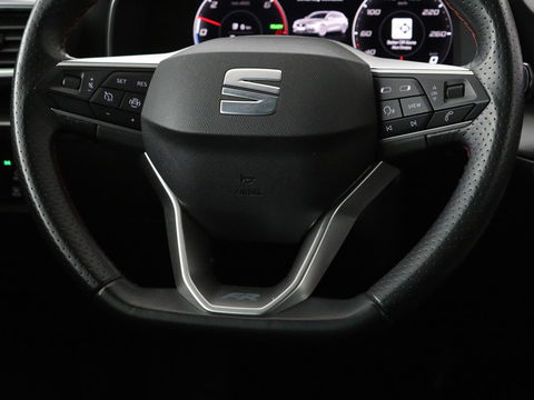 SEAT Leon 1.4 TSI eHybrid PHEV FR | Trekhaak | Carplay | Full LED | Navigatie | Sportstoelen | Climate control | Parkeerhulp | Cruise control