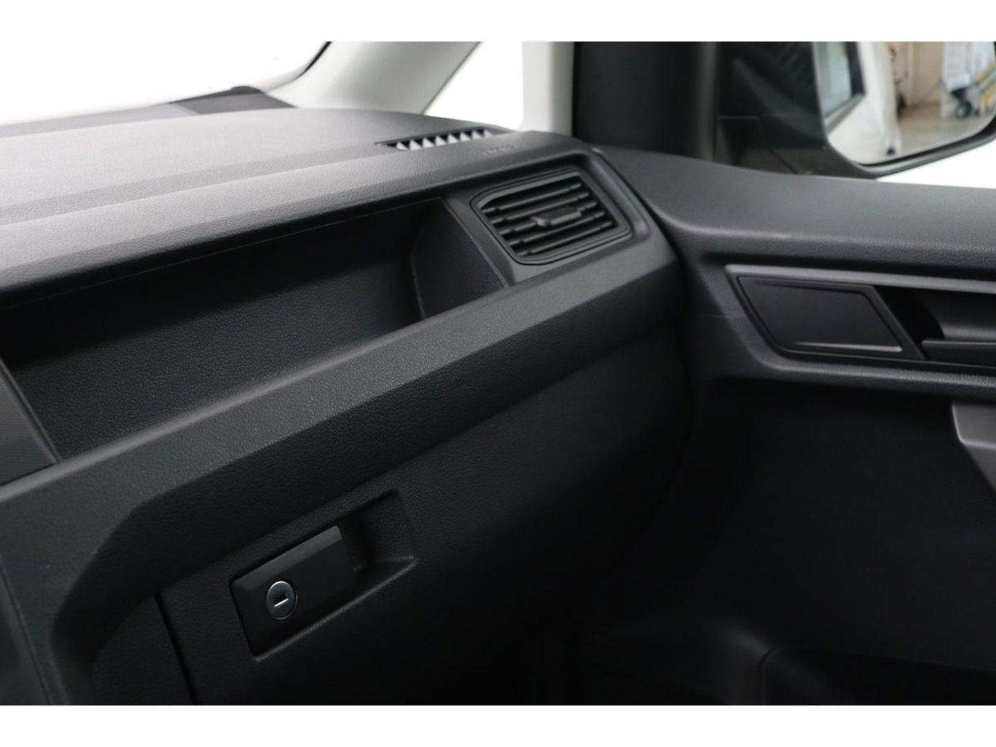Volkswagen Caddy 2.0 TDI L1H1 Trendline | Trekhaak | Carplay | Navigatie | Airco | Elektrische ramen