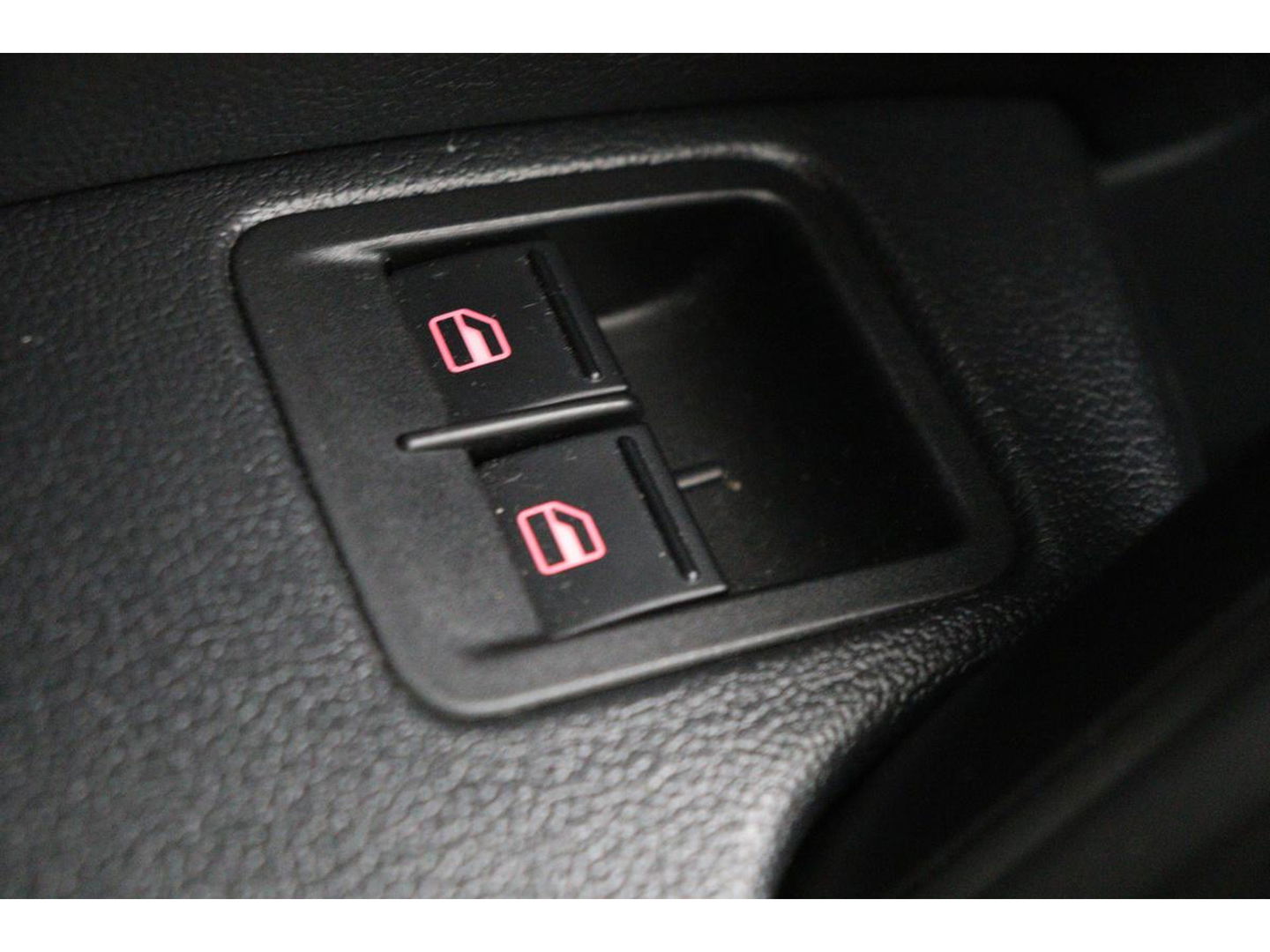 Volkswagen Caddy 2.0 TDI L1H1 Trendline | Trekhaak | Carplay | Navigatie | Airco | Elektrische ramen