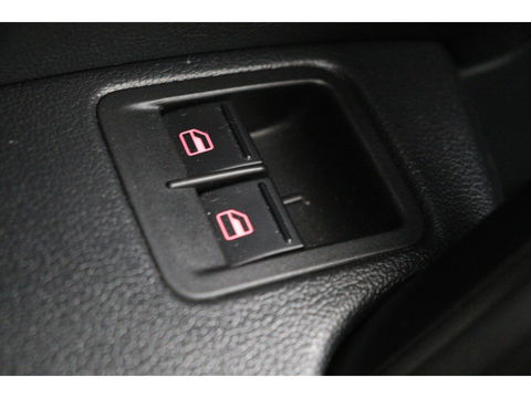 Volkswagen Caddy 2.0 TDI L1H1 Trendline | Trekhaak | Carplay | Navigatie | Airco | Elektrische ramen