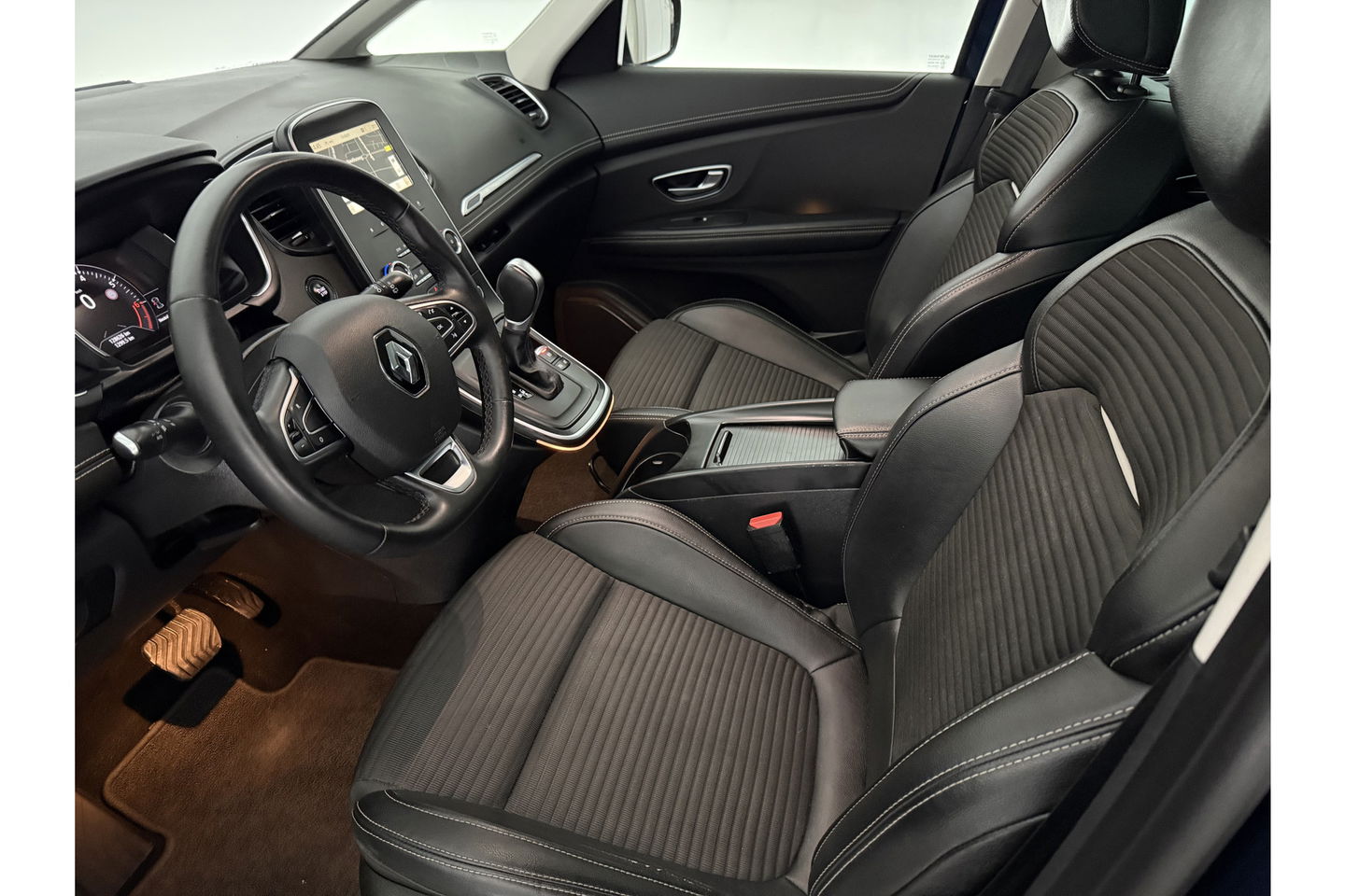 Renault Grand Scénic 1.3 TCe Intens 7P 141PK LED Camera Trekhaak Carplay Virtual Navi Clima Cruise PDC 20"LMV