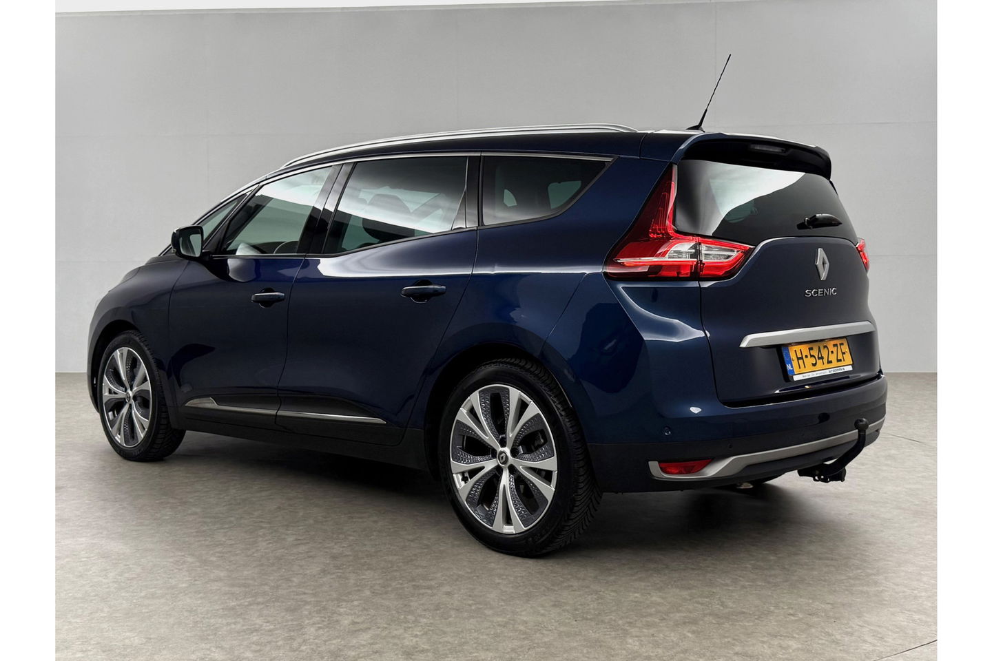 Renault Grand Scénic 1.3 TCe Intens 7P 141PK LED Camera Trekhaak Carplay Virtual Navi Clima Cruise PDC 20"LMV