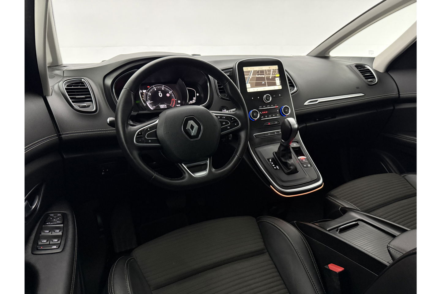 Renault Grand Scénic 1.3 TCe Intens 7P 141PK LED Camera Trekhaak Carplay Virtual Navi Clima Cruise PDC 20"LMV