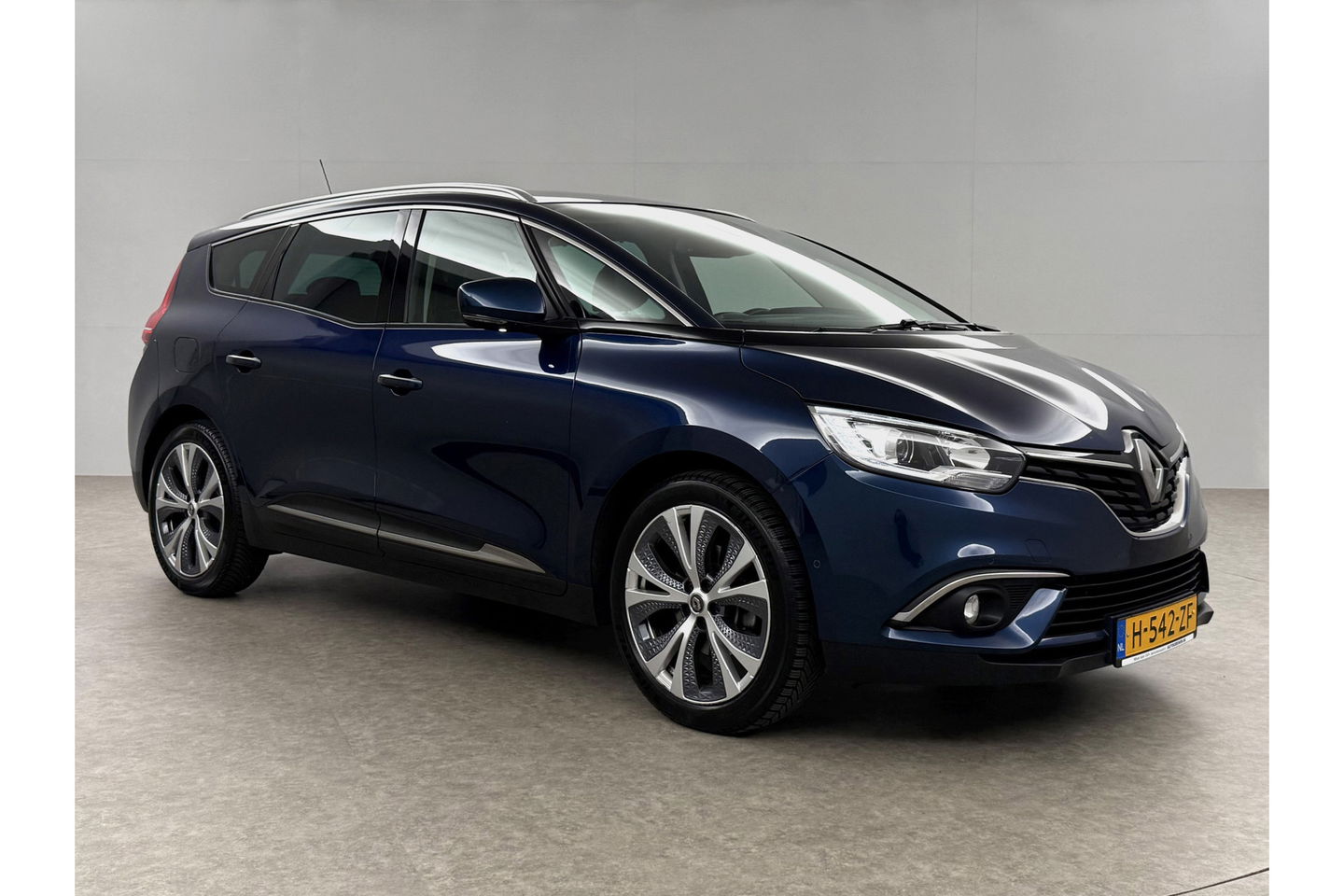 Renault Grand Scénic 1.3 TCe Intens 7P 141PK LED Camera Trekhaak Carplay Virtual Navi Clima Cruise PDC 20"LMV