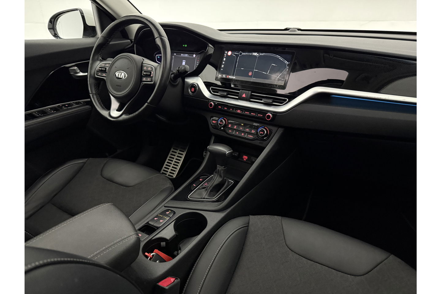 Kia Niro 1.6 GDi Hybrid DynamicPlusLine Pano LED Camera Carlpay Virtual Clima Cruise Navi PDC 18''LMV