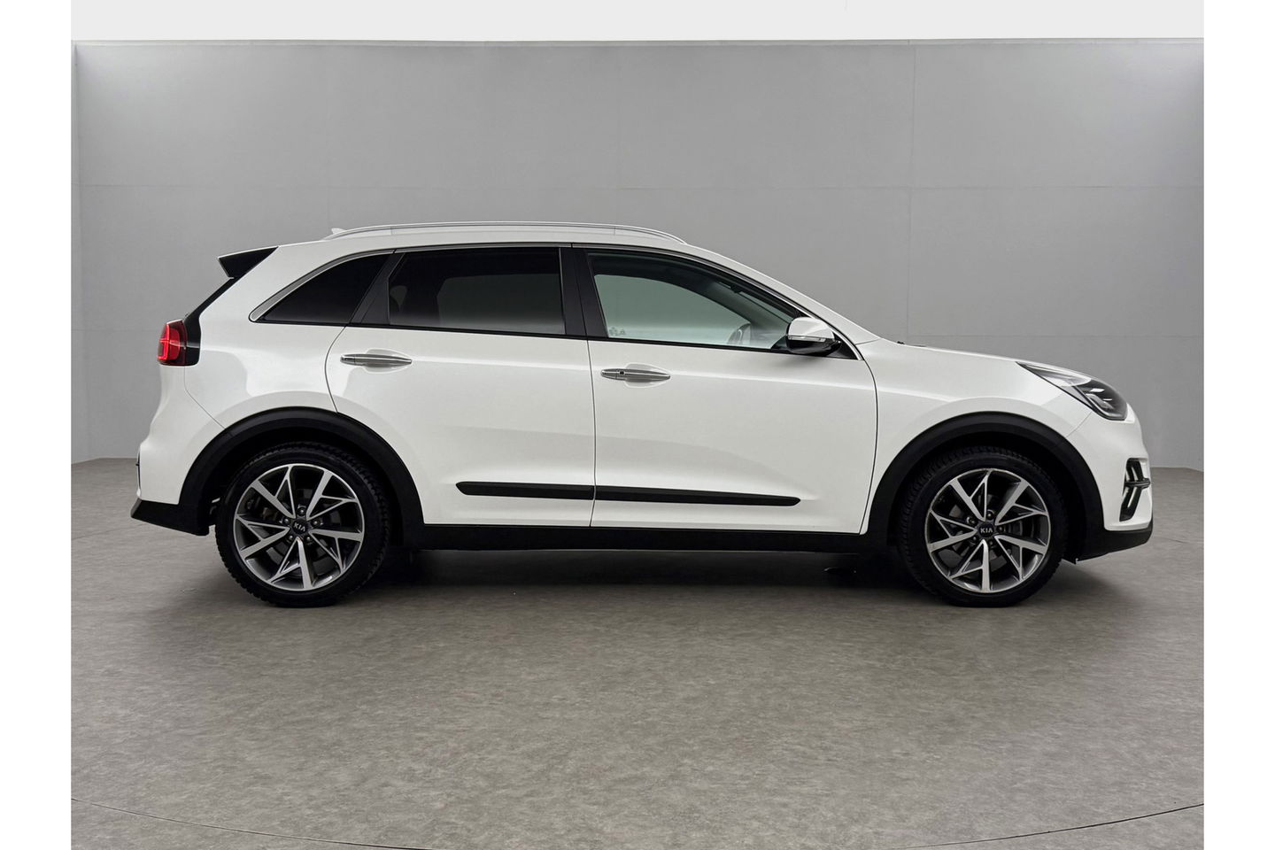 Kia Niro 1.6 GDi Hybrid DynamicPlusLine Pano LED Camera Carlpay Virtual Clima Cruise Navi PDC 18''LMV