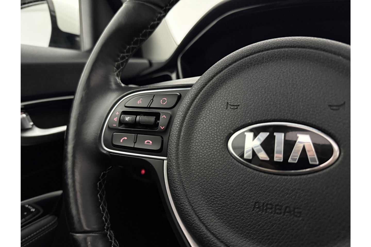Kia Niro 1.6 GDi Hybrid DynamicPlusLine Pano LED Camera Carlpay Virtual Clima Cruise Navi PDC 18''LMV