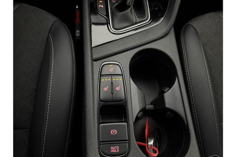 Kia Niro 1.6 GDi Hybrid DynamicPlusLine Pano LED Camera Carlpay Virtual Clima Cruise Navi PDC 18''LMV