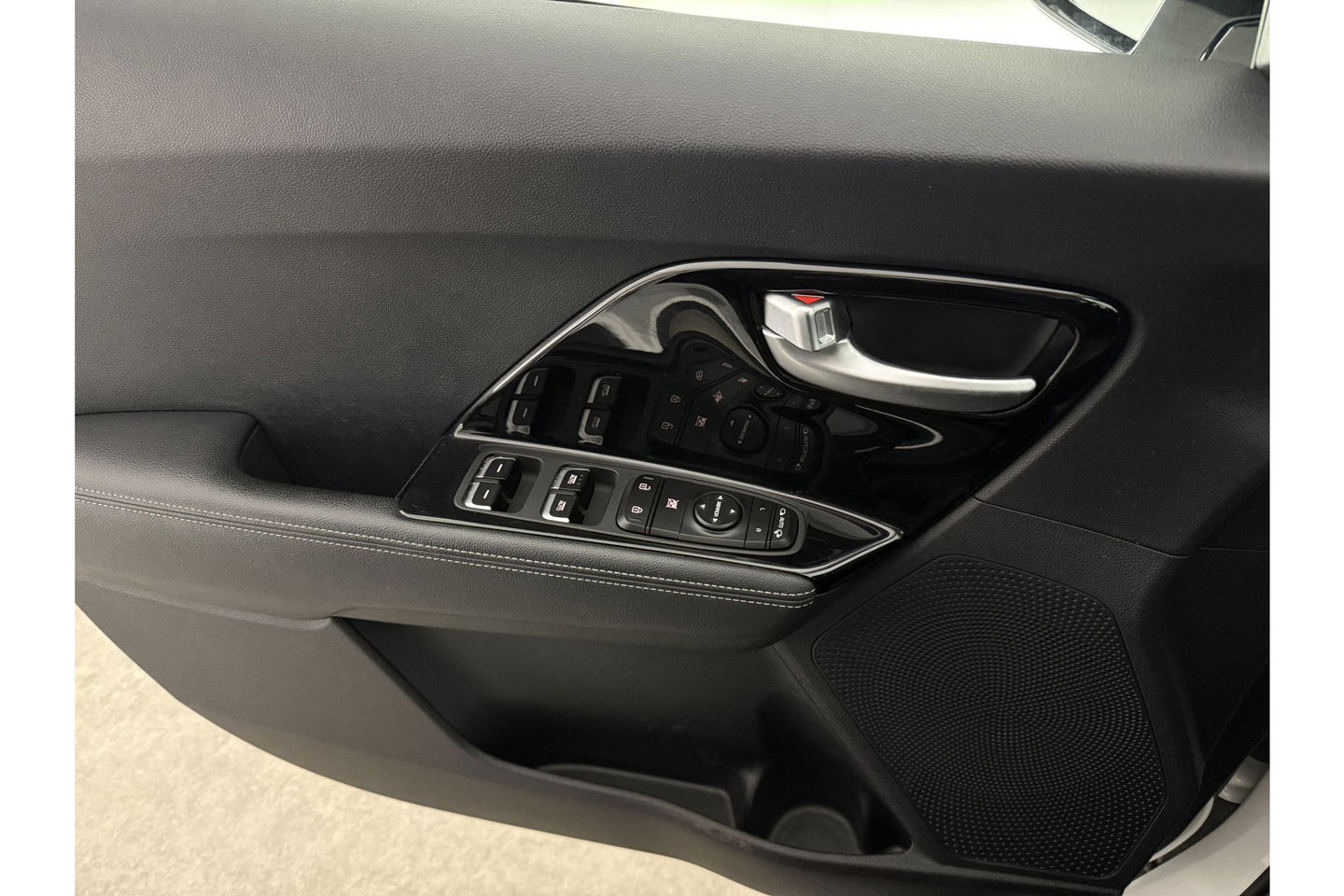 Kia Niro 1.6 GDi Hybrid DynamicPlusLine Pano LED Camera Carlpay Virtual Clima Cruise Navi PDC 18''LMV