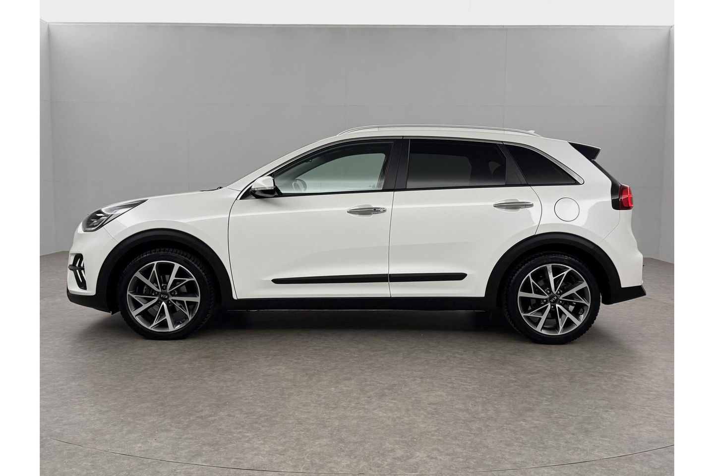 Kia Niro 1.6 GDi Hybrid DynamicPlusLine Pano LED Camera Carlpay Virtual Clima Cruise Navi PDC 18''LMV