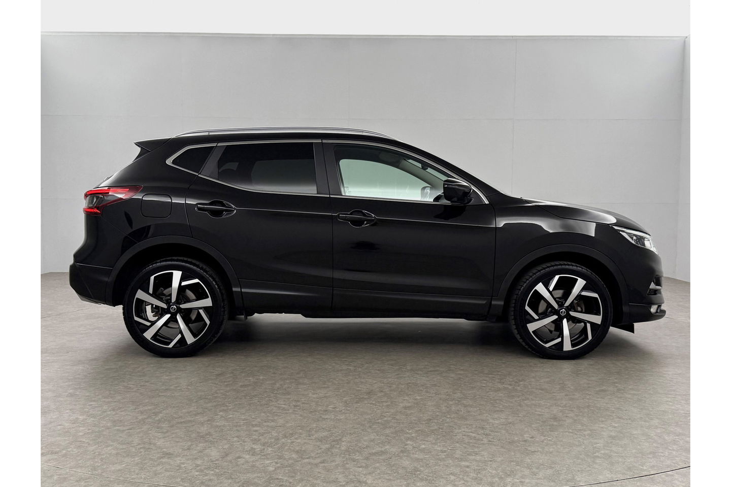 Nissan QASHQAI 1.3 DIG-T Tekna 160PK 360Camera LED Carplay Clima Cruise Navi PDC 19''LMV