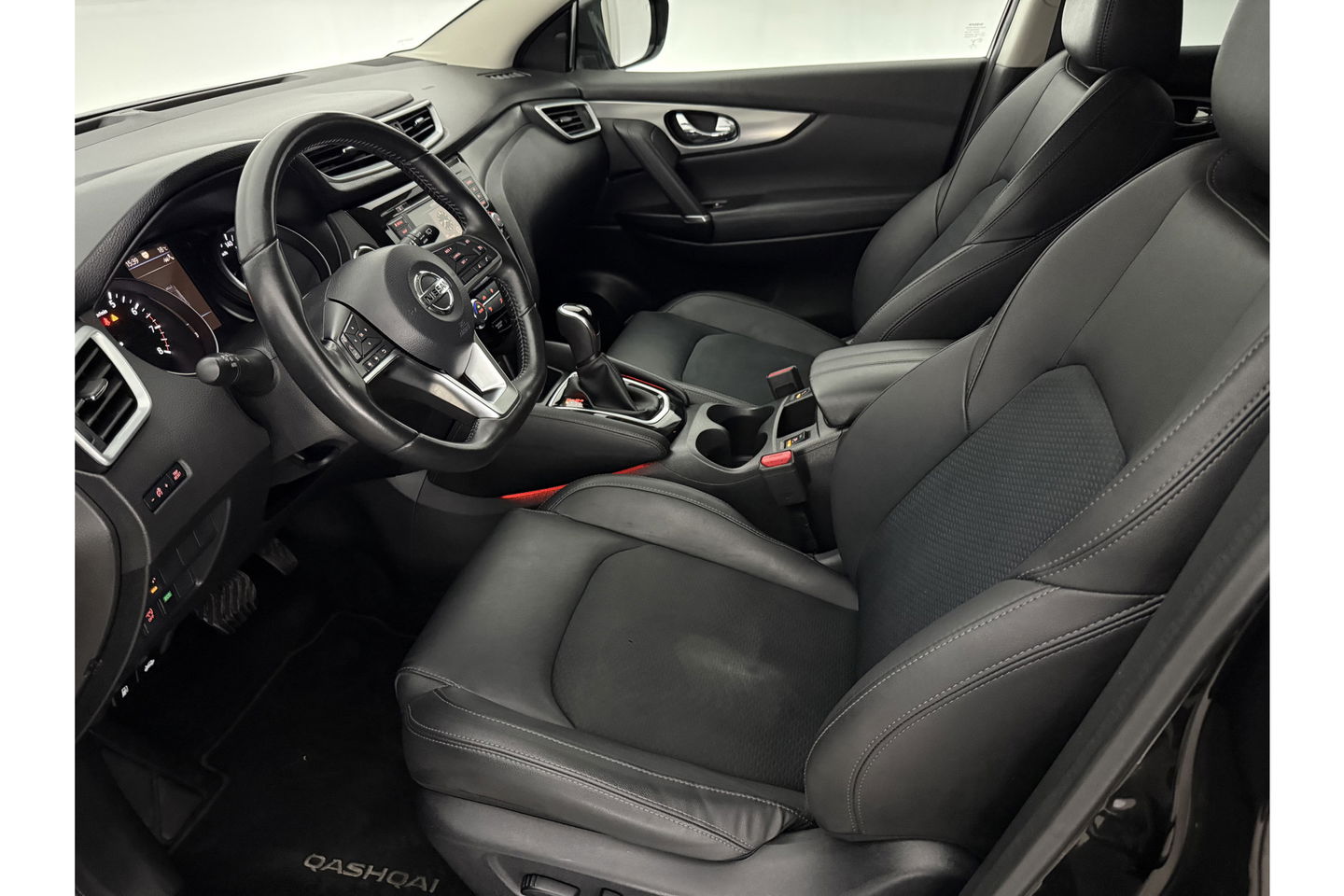 Nissan QASHQAI 1.3 DIG-T Tekna 160PK 360Camera LED Carplay Clima Cruise Navi PDC 19''LMV