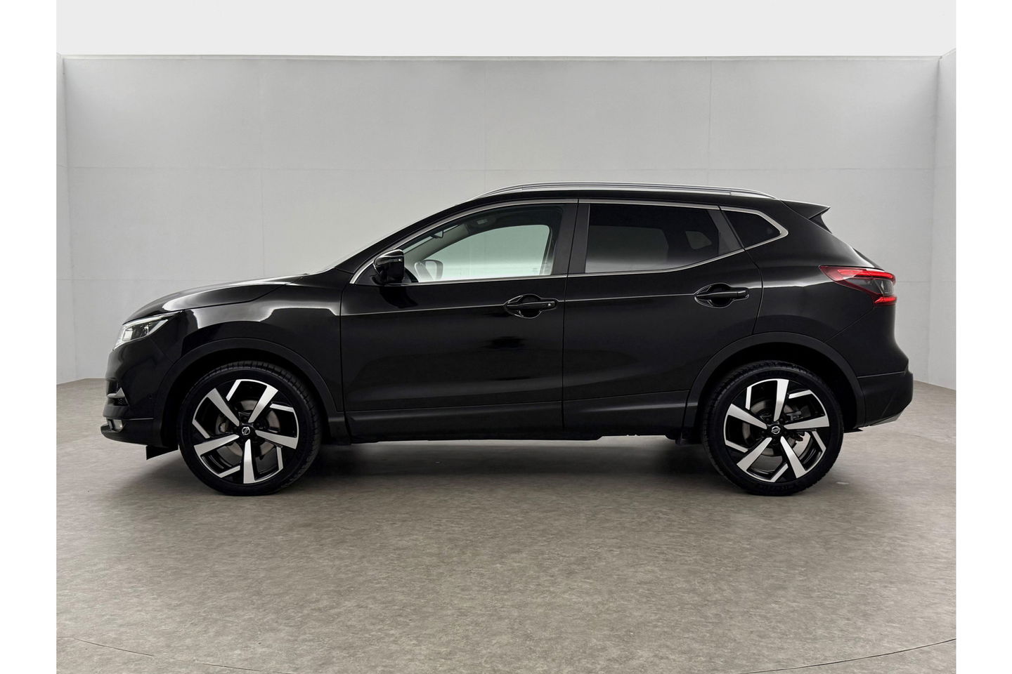 Nissan QASHQAI 1.3 DIG-T Tekna 160PK 360Camera LED Carplay Clima Cruise Navi PDC 19''LMV
