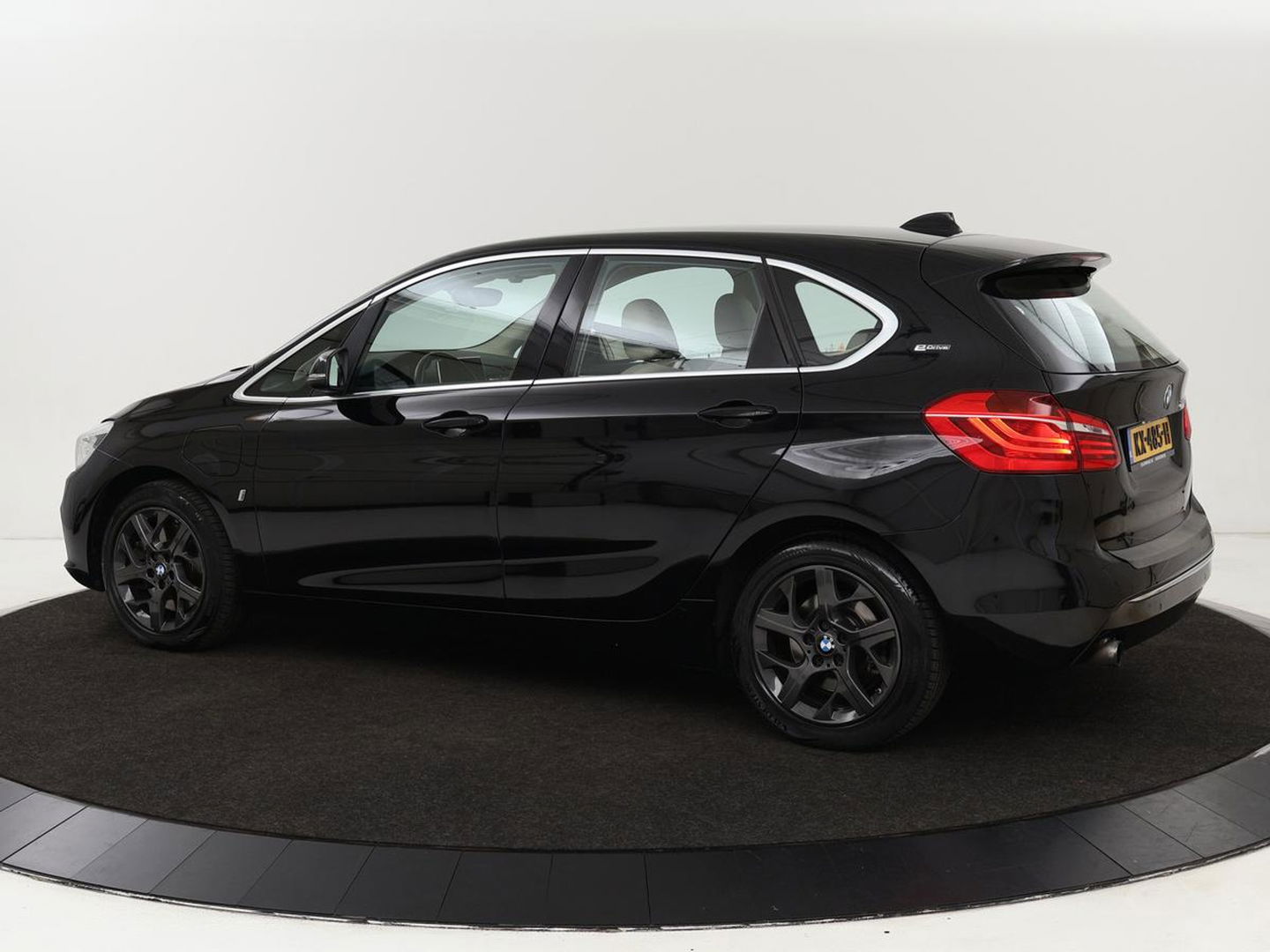 BMW 2 Serie Active Tourer 225xe iPerformance High Executive | Adaptive cruise | Luxury Line | Head-Up | Leder | Stoelverwarming | Full LED | Keyless | Trekhaak | Sportstoelen | Navigatie | Climate control