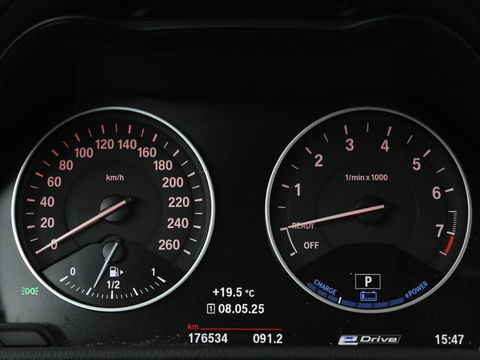 BMW 2 Serie Active Tourer 225xe iPerformance High Executive | Adaptive cruise | Luxury Line | Head-Up | Leder | Stoelverwarming | Full LED | Keyless | Trekhaak | Sportstoelen | Navigatie | Climate control